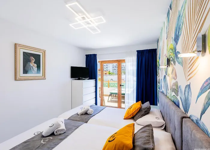 Geranios 110 * Playa de las Américas